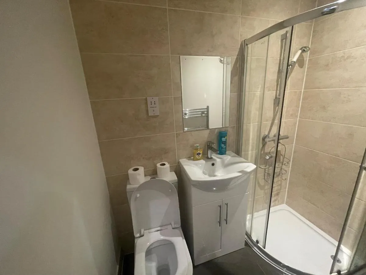Lovely 1 Bedroom Apartment With On Street Parking Londres